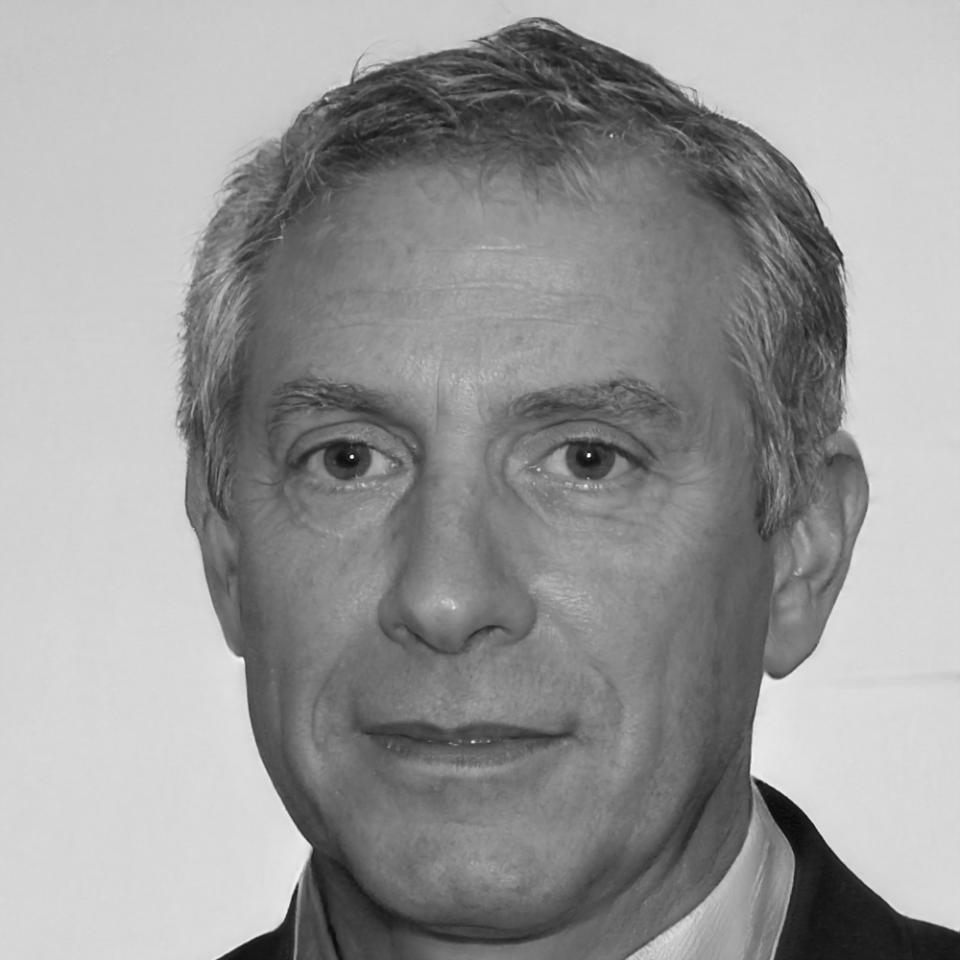 Finanzexperte Ludger Ohmstede mit jahrelanger Erfahrung in Kundenkommunikation